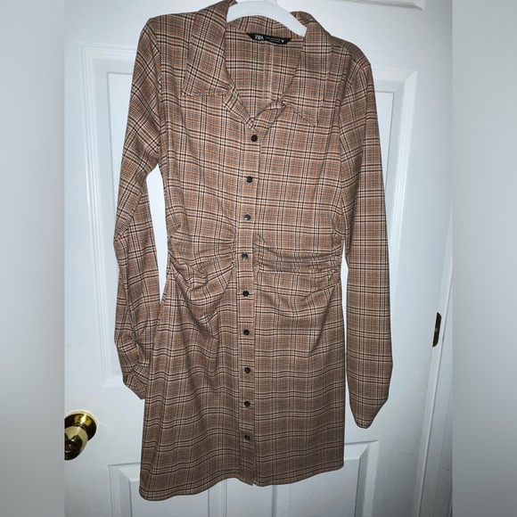 Zara Plaid Dress🖤 - Picture 3 of 4